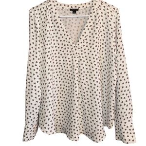 Ann Taylor Cream Small Red Heart Print V-Neck Blouse Size M Long Sleeve